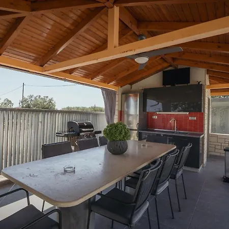 Ninemia Sea Side Holiday home *