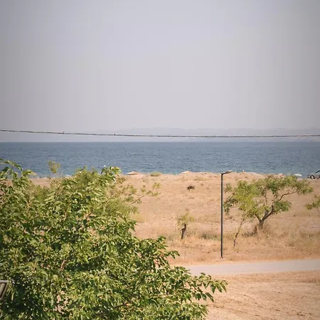 Ninemia Sea Side * איוס מאמס