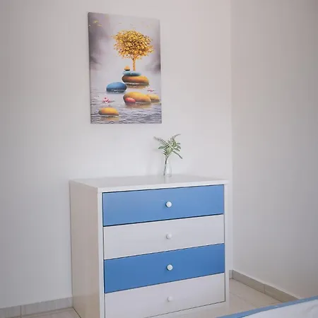 Ninemia Sea Side * איוס מאמס
