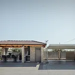 Ninemia Sea Side * איוס מאמס